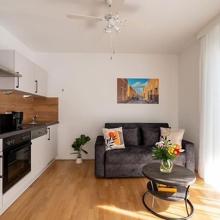 Sunny 1Br Home With Balcony By Hm Wien Exteriör bild